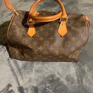 Louis Vuitton speedy